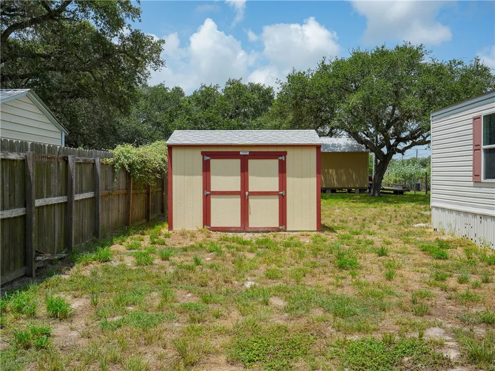 907 10th Street Fulton, TX 78358