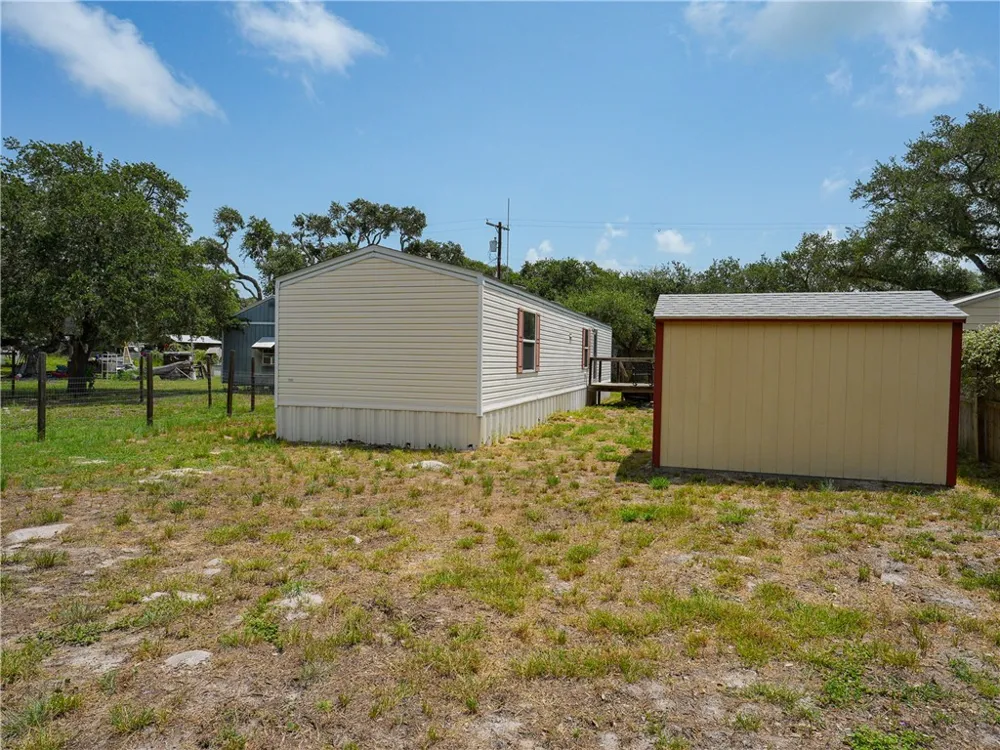 907 10th Street Fulton, TX 78358