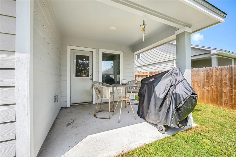 121 Antigua Drive Rockport, TX 78382