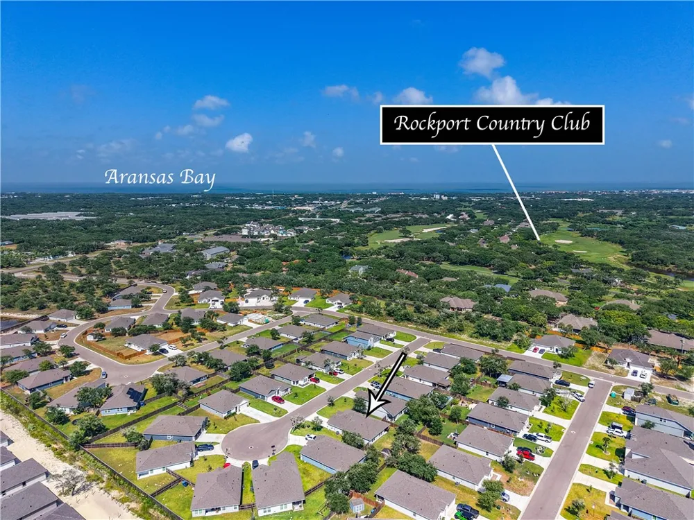 121 Antigua Drive Rockport, TX 78382