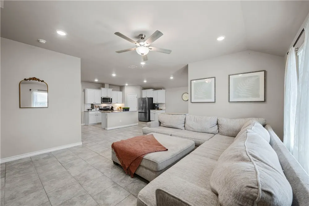 121 Antigua Drive Rockport, TX 78382