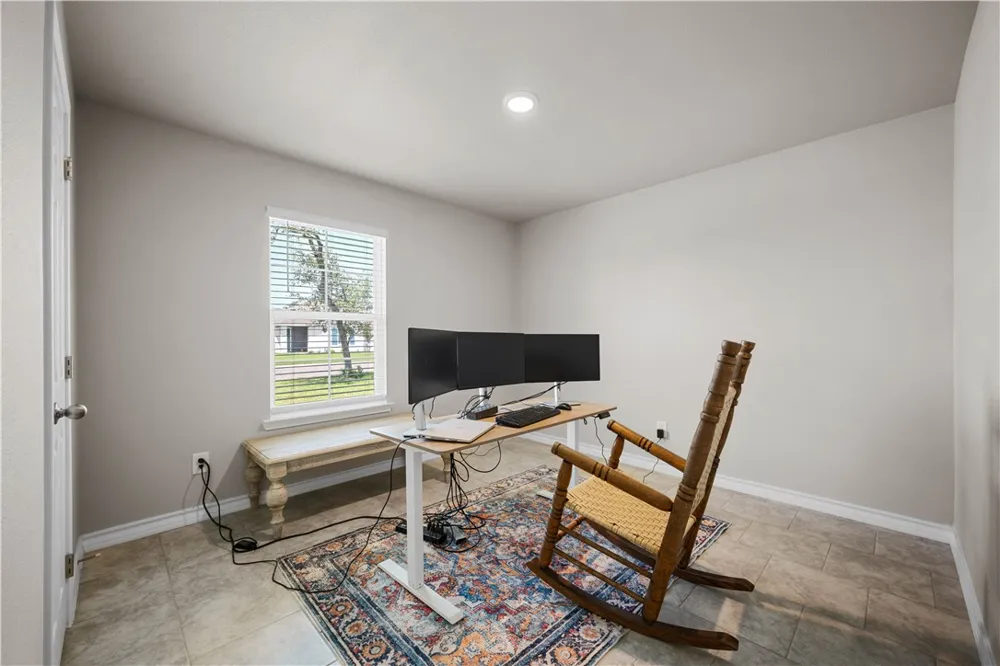 121 Antigua Drive Rockport, TX 78382