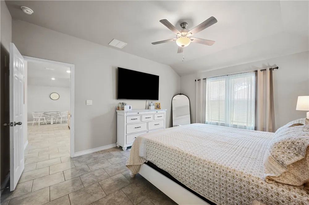 121 Antigua Drive Rockport, TX 78382