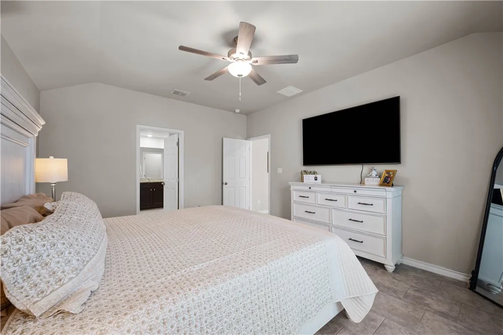 121 Antigua Drive Rockport, TX 78382