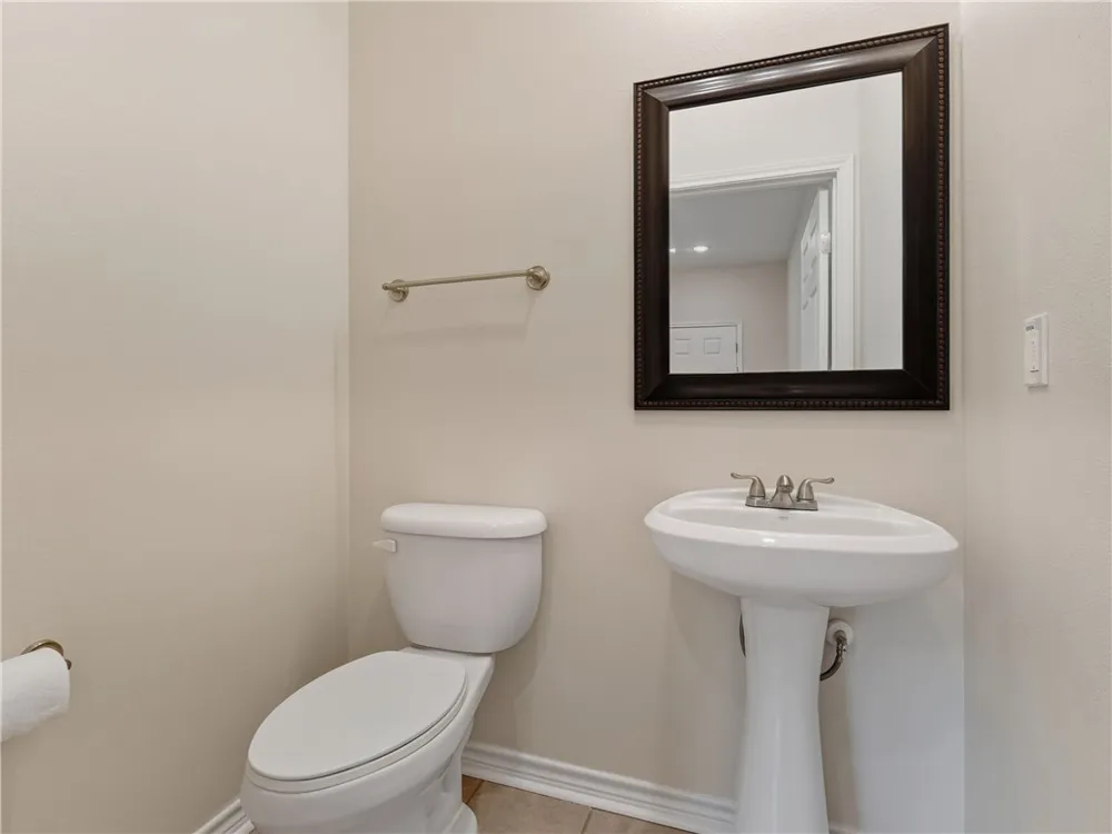 140 Lavaca Circle Rockport, TX 78382