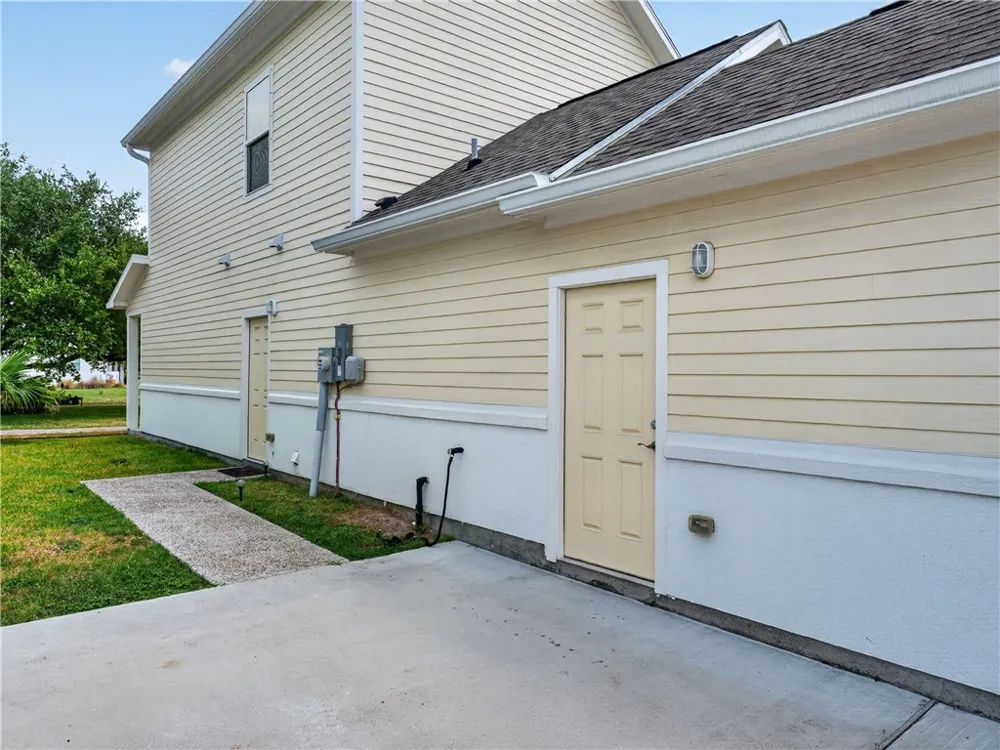 140 Lavaca Circle Rockport, TX 78382