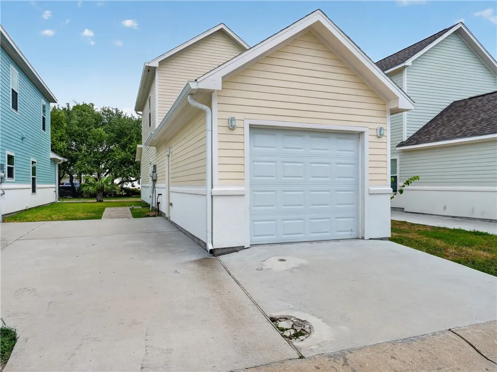 140 Lavaca Circle Rockport, TX 78382