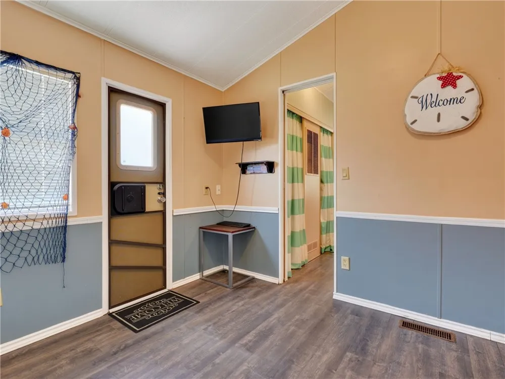 312 Traylor Avenue Rockport, TX 78382