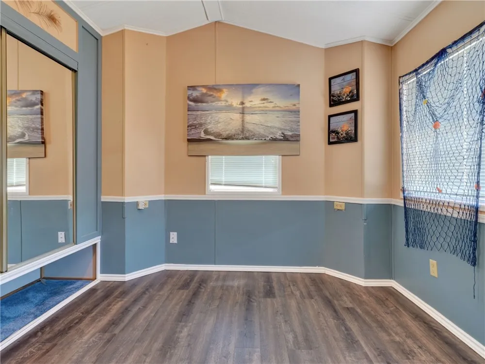 312 Traylor Avenue Rockport, TX 78382