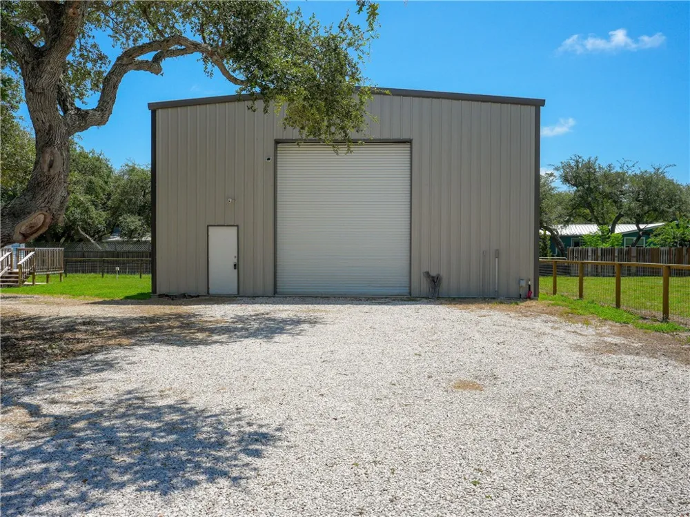 312 Traylor Avenue Rockport, TX 78382