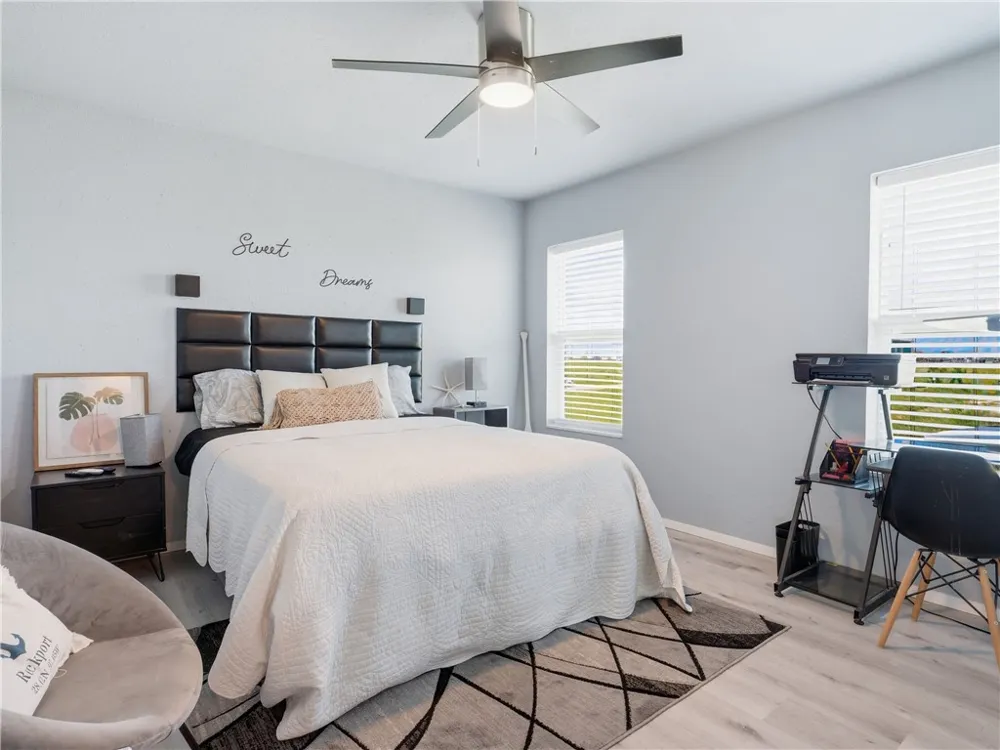 377 W Misty Oak Rockport, TX 78382