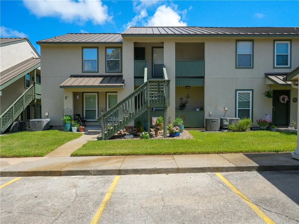 302 Saint Andrews Street #F202 Rockport, TX 78382