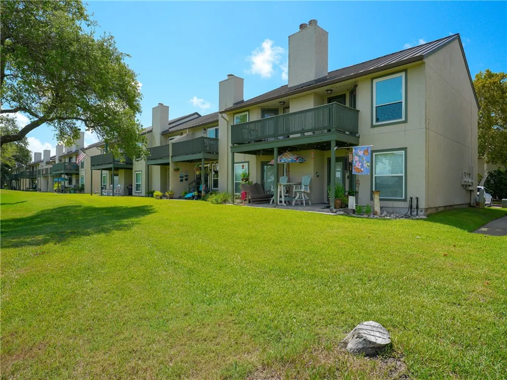 302 Saint Andrews Street #F202 Rockport, TX 78382