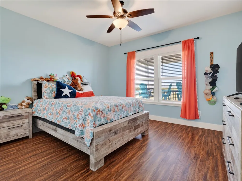 1504 Cape Velero Drive Rockport, TX 78382