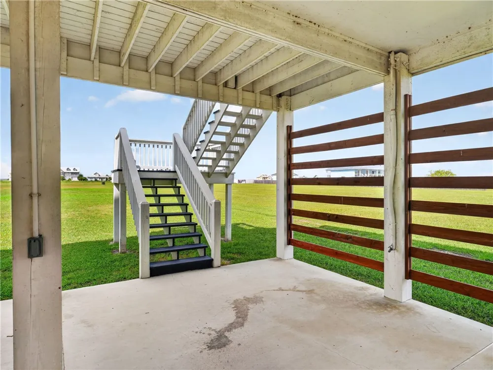 1504 Cape Velero Drive Rockport, TX 78382