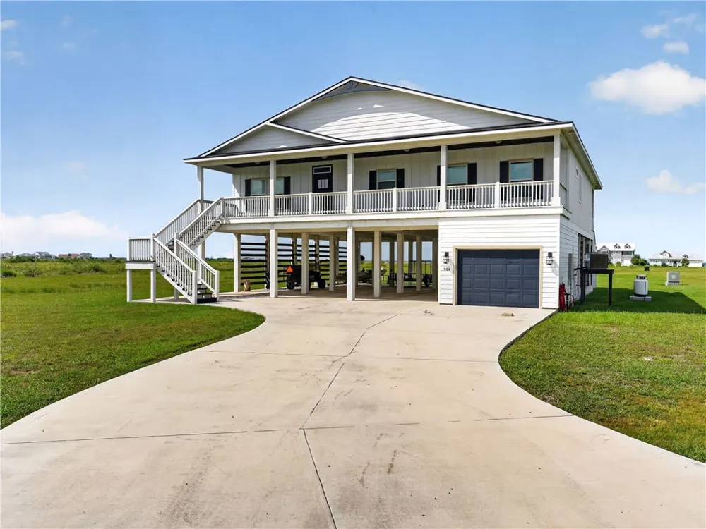 1504 Cape Velero Drive Rockport, TX 78382