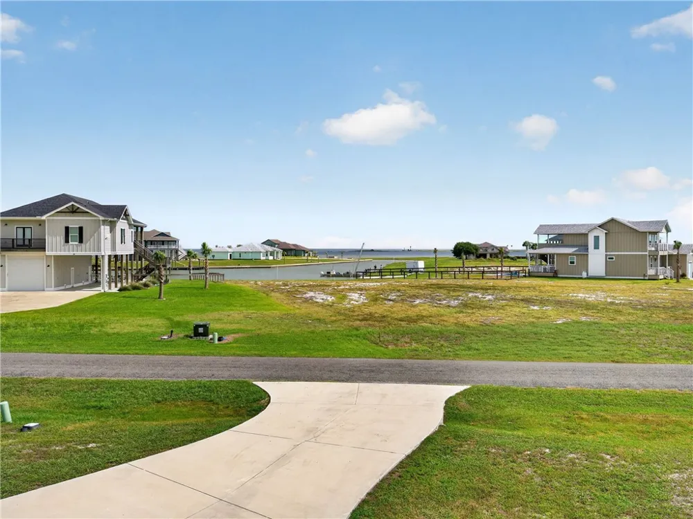 1504 Cape Velero Drive Rockport, TX 78382