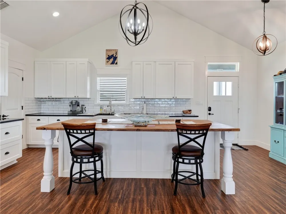 1504 Cape Velero Drive Rockport, TX 78382