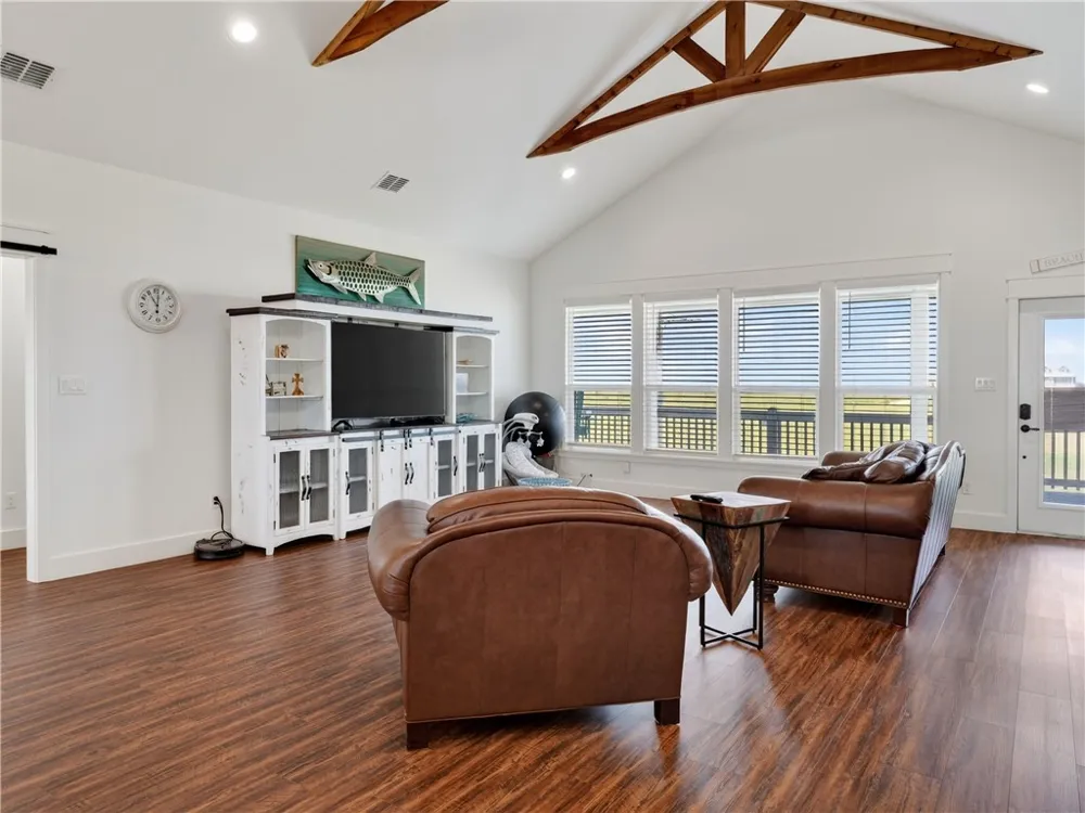 1504 Cape Velero Drive Rockport, TX 78382