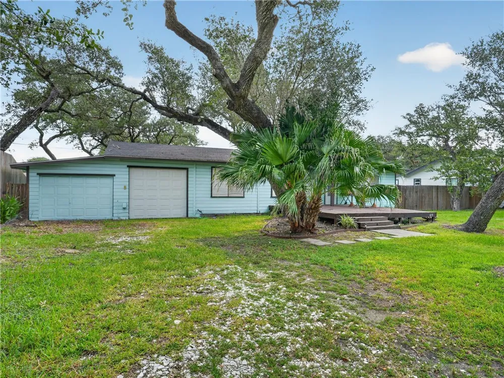 109 Palm Street Rockport, TX 78382