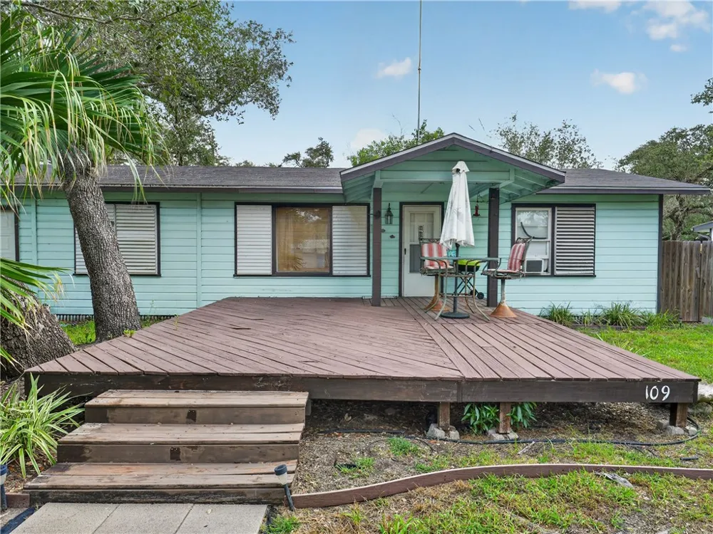 109 Palm Street Rockport, TX 78382