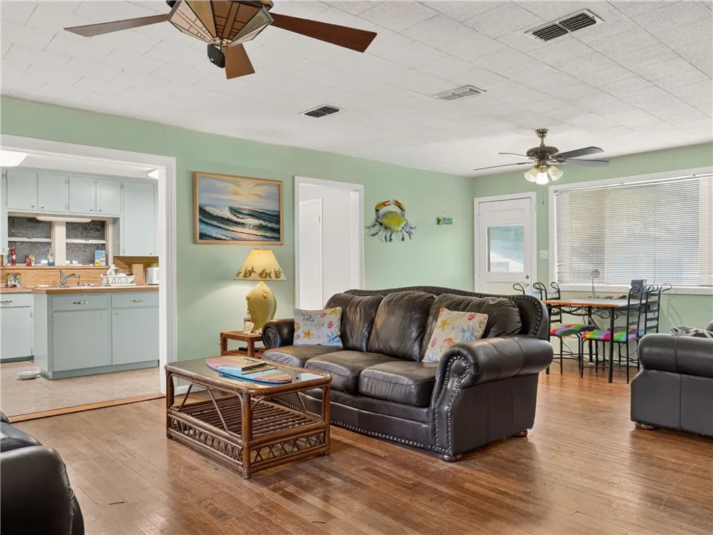 109 Palm Street Rockport, TX 78382