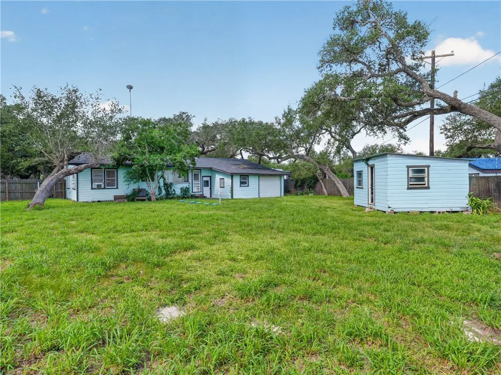 109 Palm Street Rockport, TX 78382
