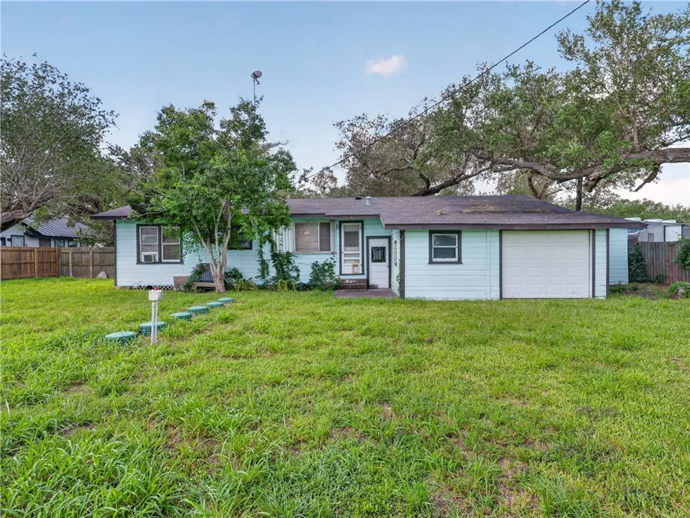 109 Palm Street Rockport, TX 78382