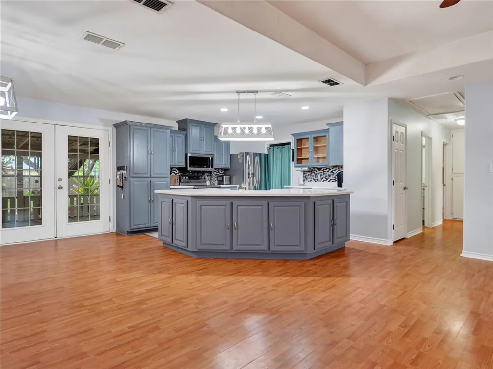 106 El Cid Drive Rockport, TX 78382