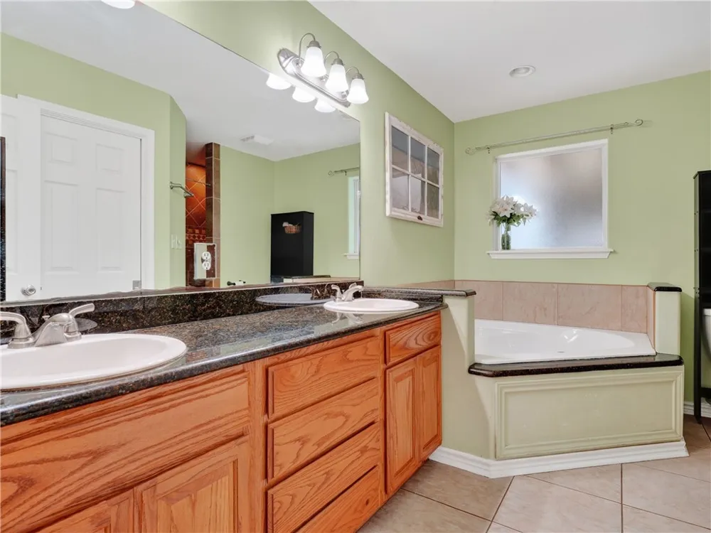 106 El Cid Drive Rockport, TX 78382