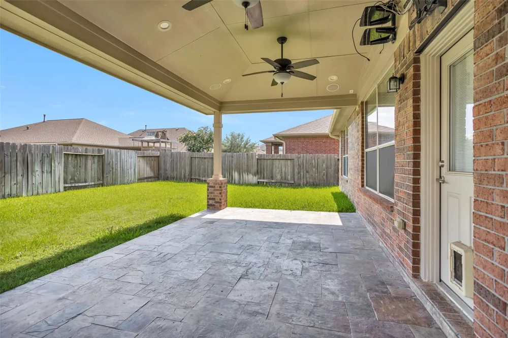 8927 Headstall Drive Tomball, TX 77375