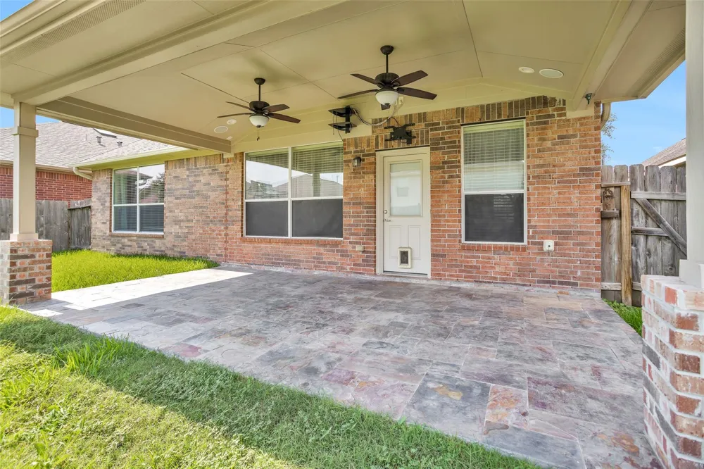8927 Headstall Drive Tomball, TX 77375