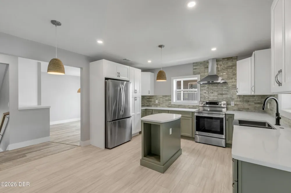 830 Eel Avenue New Smyrna Beach, FL 32169