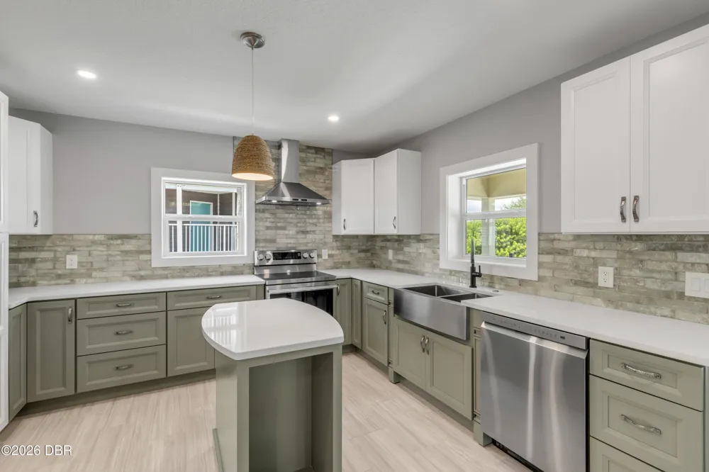 830 Eel Avenue New Smyrna Beach, FL 32169