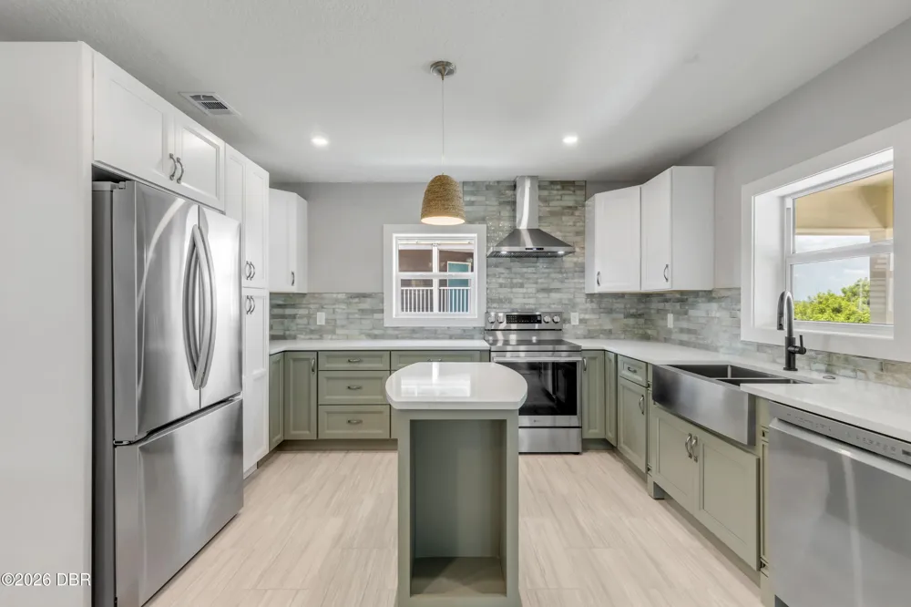 830 Eel Avenue New Smyrna Beach, FL 32169