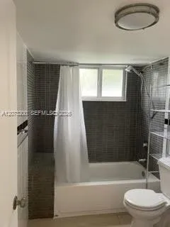 1985 NE 168th St #7 North Miami Beach, FL 33162