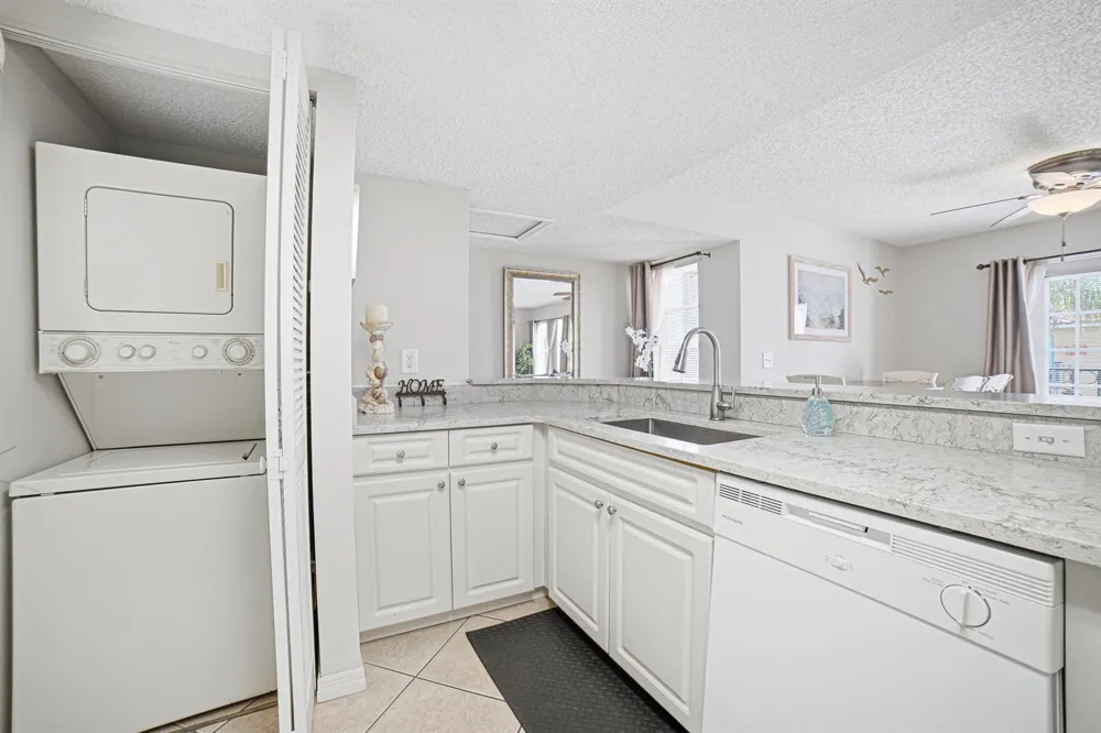 1145 Lake Shore Drive #206 Lake Park, FL 33403