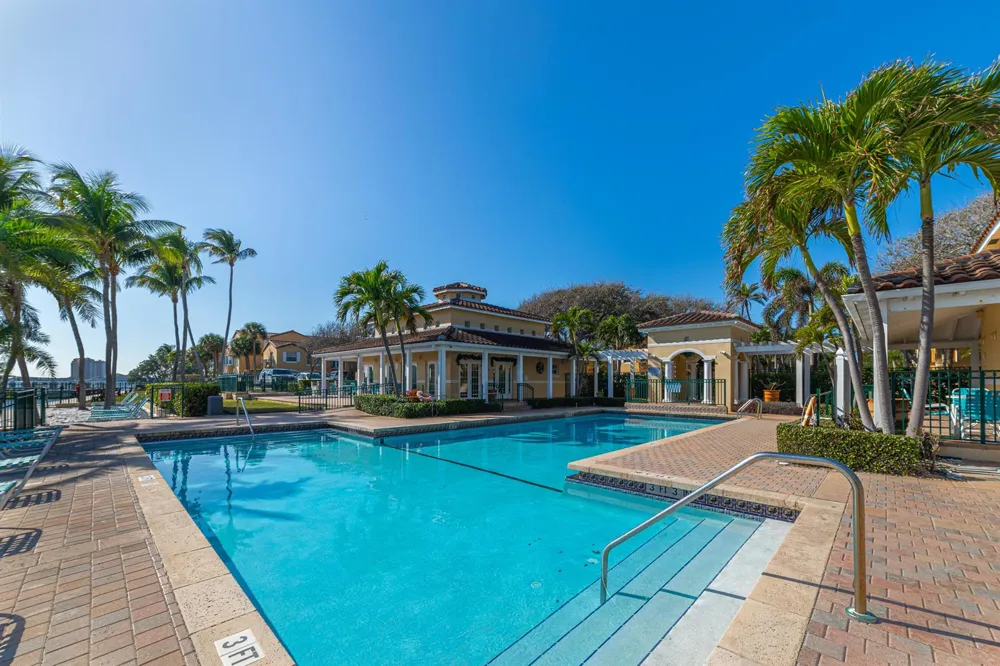 1145 Lake Shore Drive #206 Lake Park, FL 33403