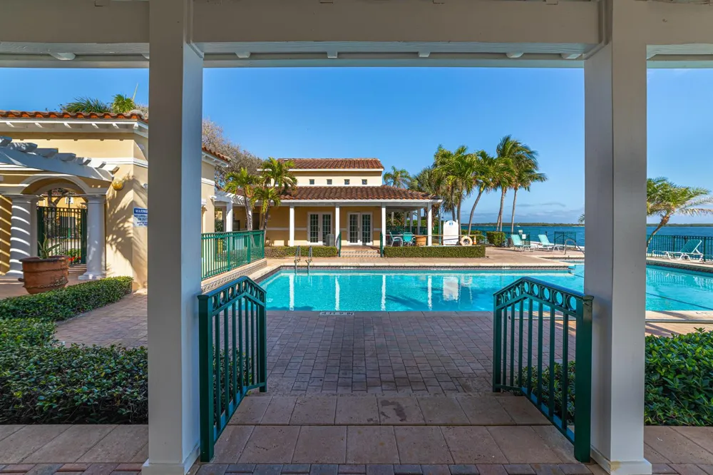 1145 Lake Shore Drive #206 Lake Park, FL 33403