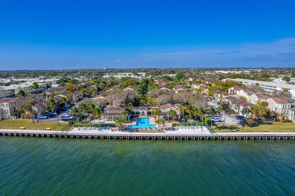 1145 Lake Shore Drive #206 Lake Park, FL 33403