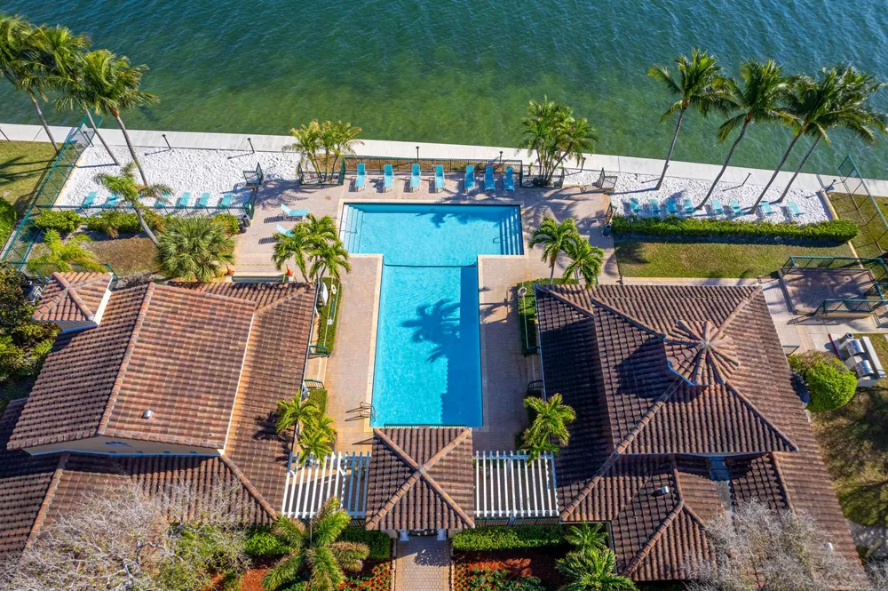 1145 Lake Shore Drive #206 Lake Park, FL 33403