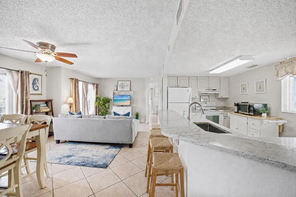 1145 Lake Shore Drive #206 Lake Park, FL 33403