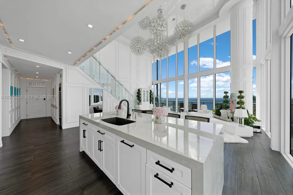888 Biscayne Blvd #5701 Miami, FL 33132