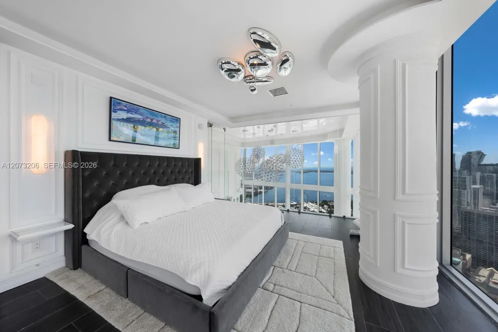 888 Biscayne Blvd #5701 Miami, FL 33132