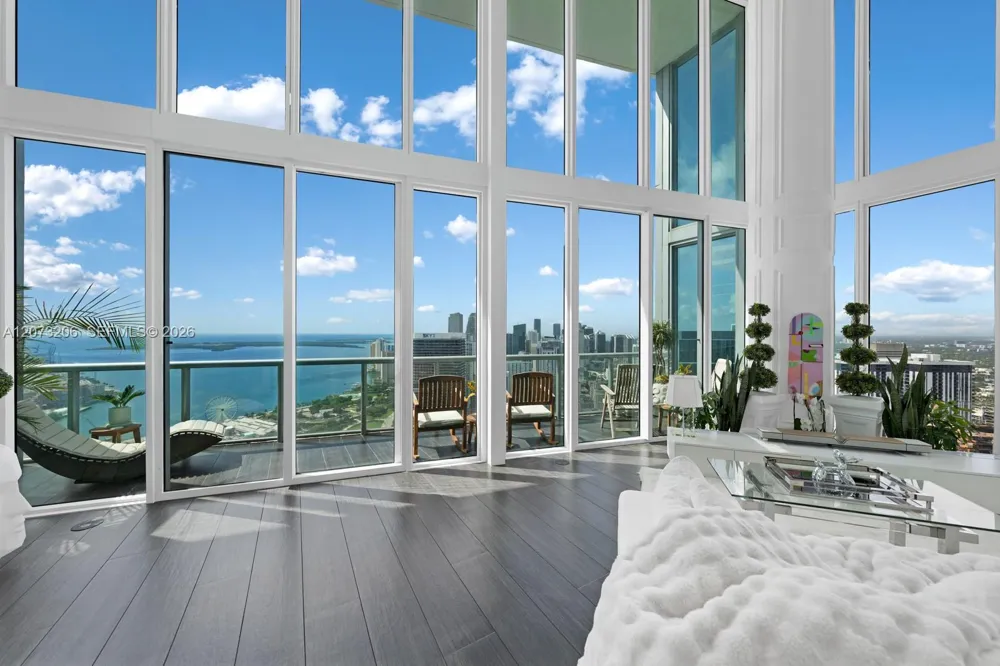 888 Biscayne Blvd #5701 Miami, FL 33132