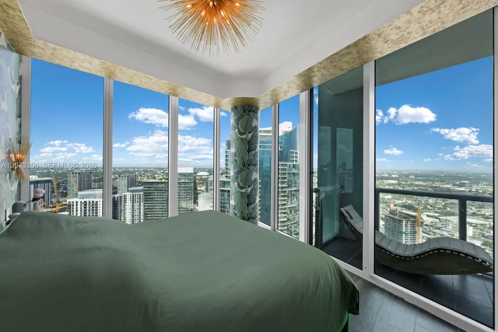 888 Biscayne Blvd #5701 Miami, FL 33132
