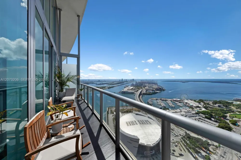 888 Biscayne Blvd #5701 Miami, FL 33132