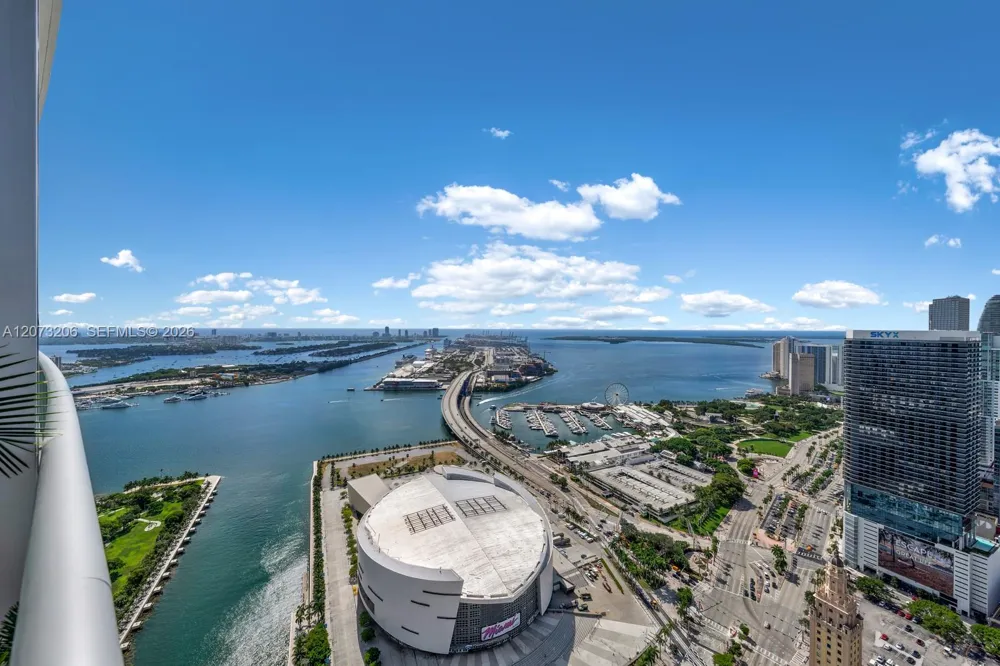 888 Biscayne Blvd #5701 Miami, FL 33132