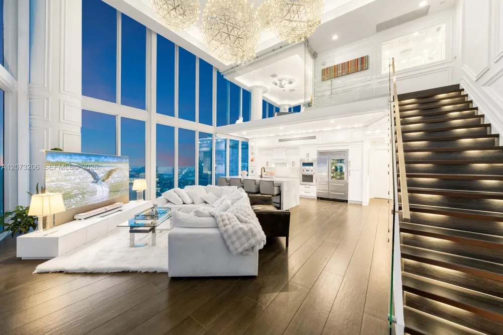 888 Biscayne Blvd #5701 Miami, FL 33132