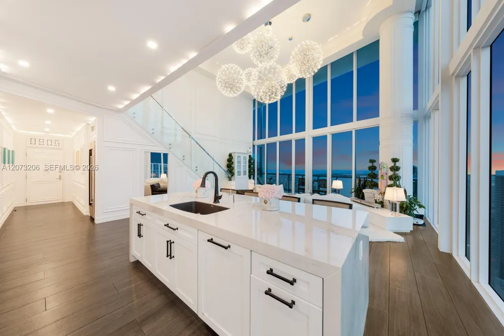 888 Biscayne Blvd #5701 Miami, FL 33132